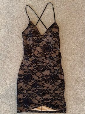 NWTWindsor Black/Nude Floral Lace Bodycon Mini Dress V-Neck Party Size M